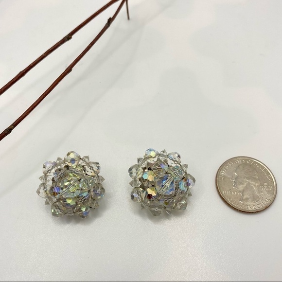 AURORA Borealis Clear Crystal Beaded Cluster Clip-On Vintage Earrings - Picture 8 of 9
